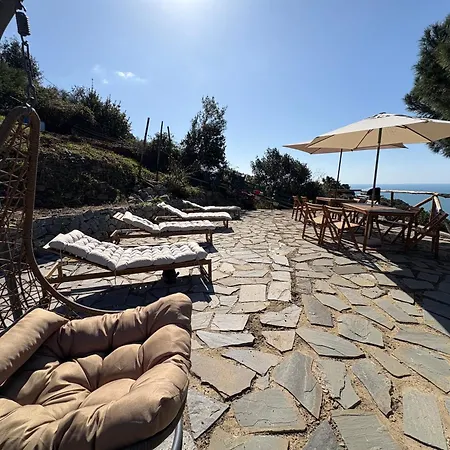 Vakantiehuis Begasti Guest House, For Trekking Lovers, Free Parking Included *