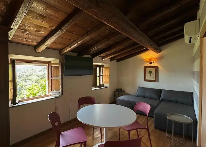 Begasti Guest House, For Trekking Lovers Prázdninový dům *
