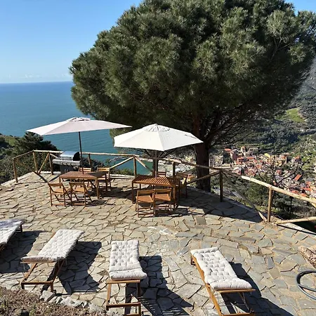 Begasti Guest House, For Trekking Lovers Hébergement de vacances