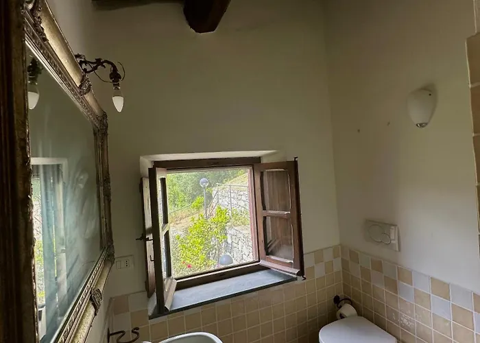 Begasti Guest House, For Trekking Lovers, Free Parking Included 度假居